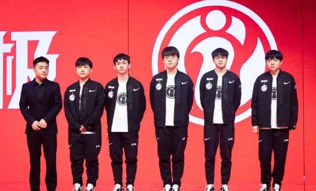 欧锦赛前瞻:24队踏上冲冠之路,哪位NBA球星能笑到最后?