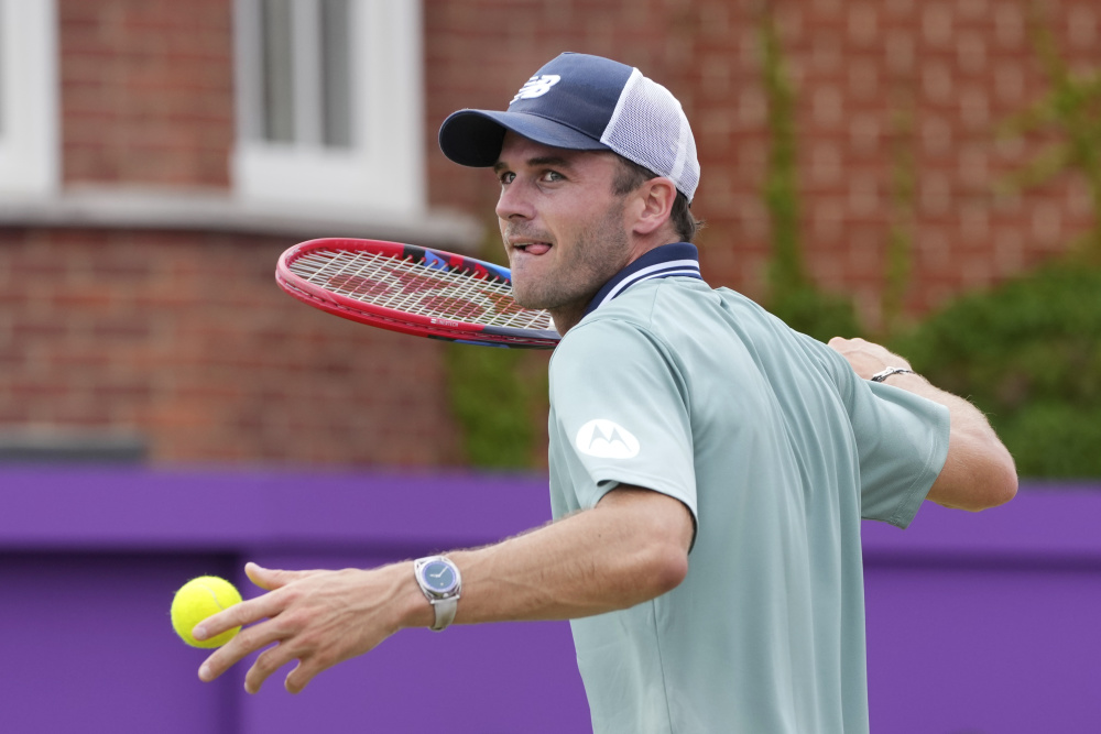 两队不同的 两队不同的